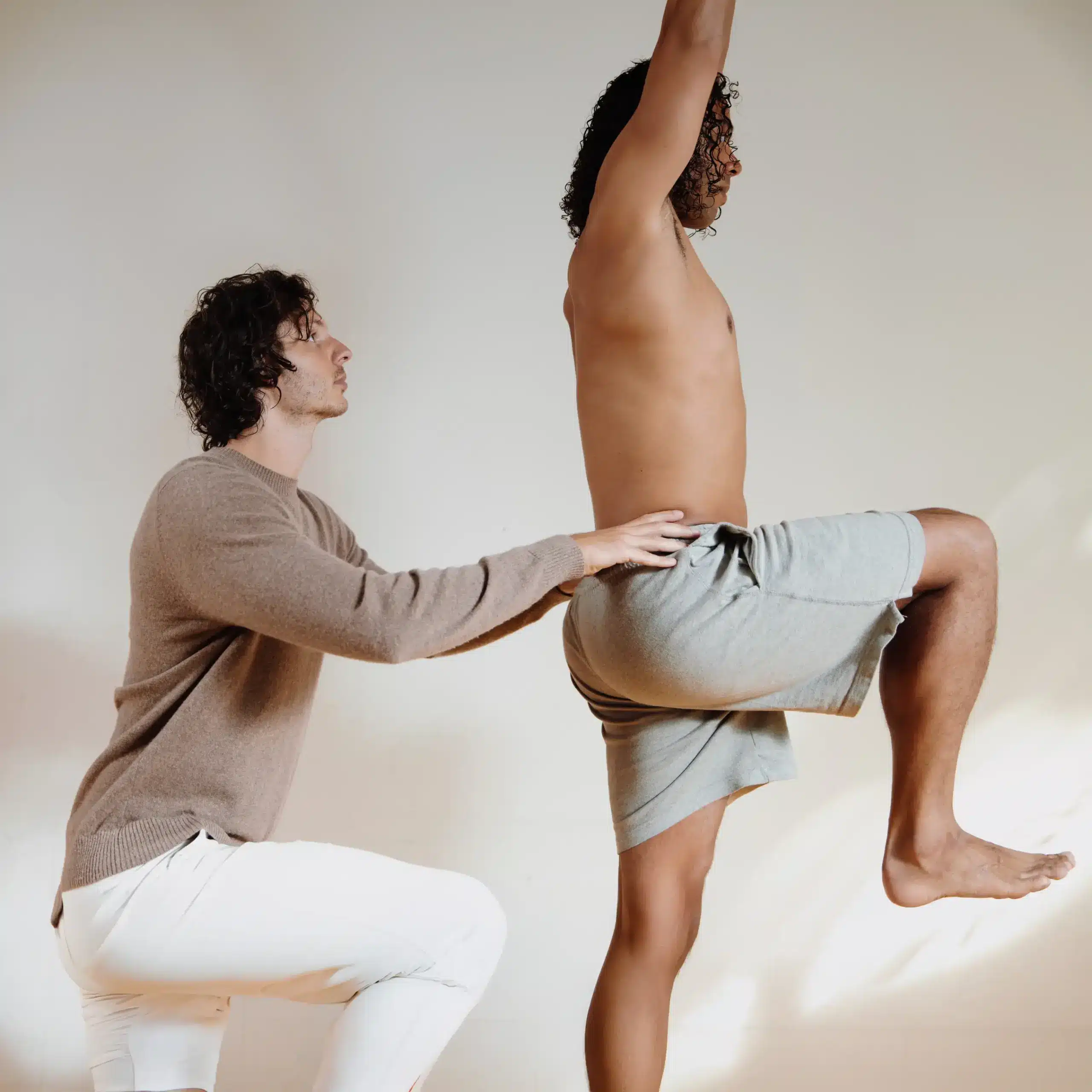 Osteopaat onderzoekt sporter